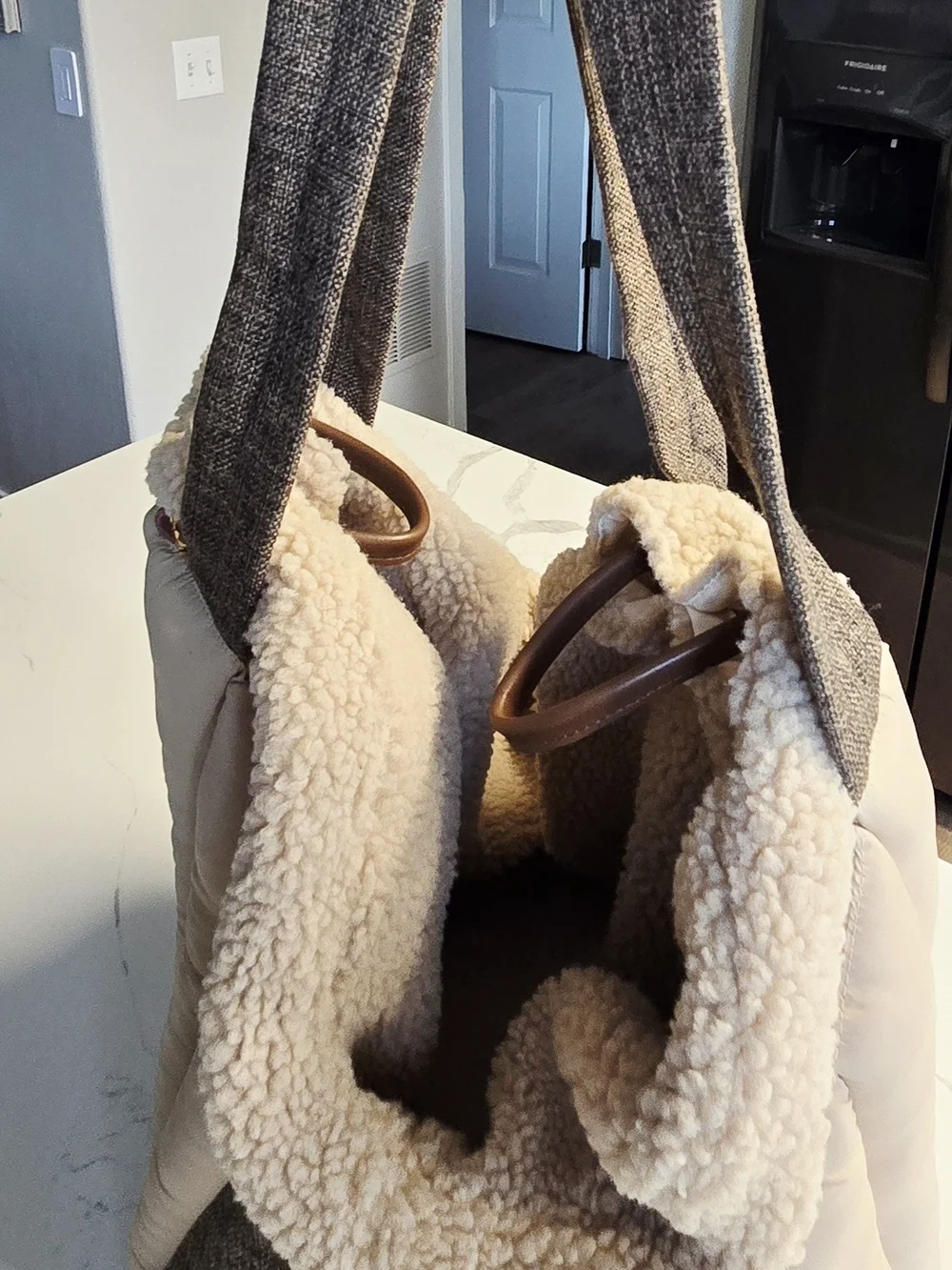 Owleys King Woof Dog Carrier Bag Removable Sherpa Bag & Cushion Straps To Secure